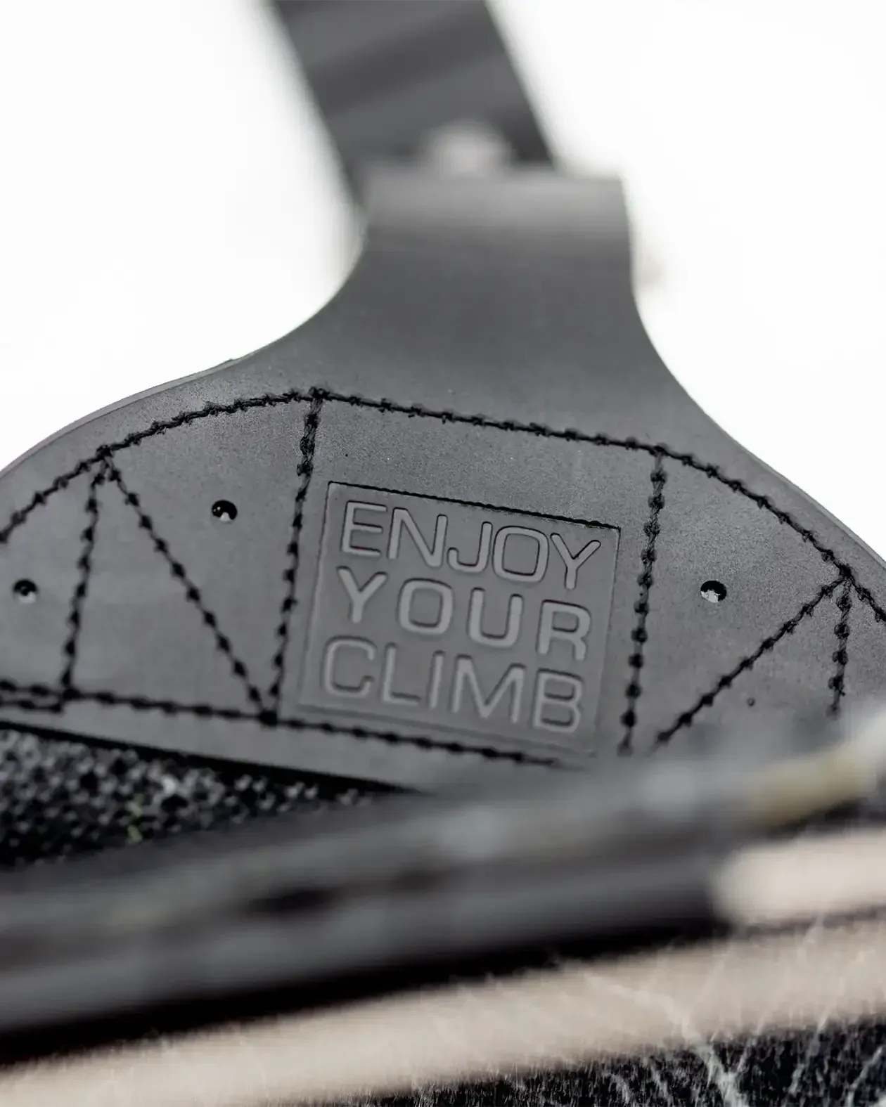 Trim-to-Fit Nomad Pro Splitboard Skins - Image 3